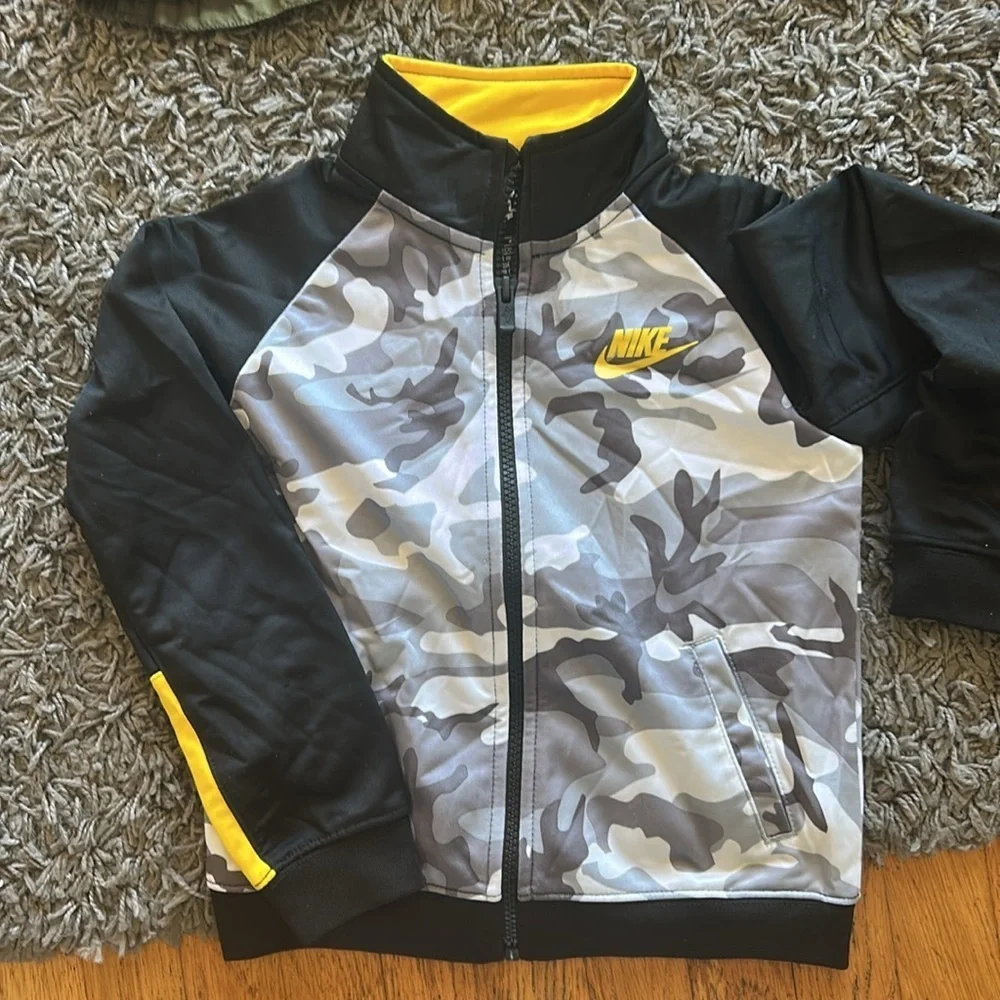 Toddler Boy Nike Hurley GAP Marvel Sweater Zip Up Jacket Bundle Size 4